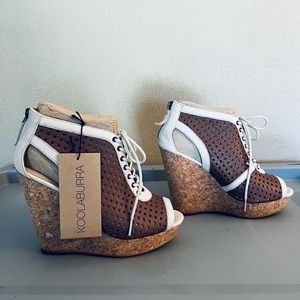 Koolaburra BECKS Zip-Back Peep Toe